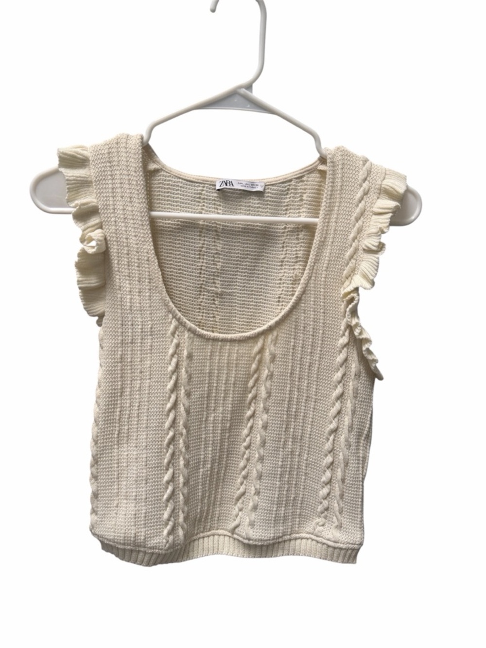 Soft and feminine ZARA cream knit sweater vest with ruffle sleeves Sz L Fits Sm